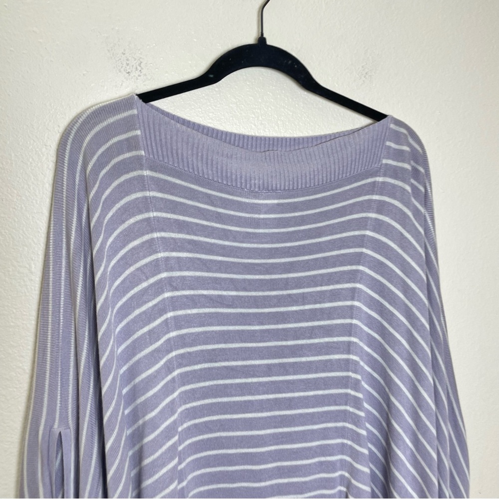 Lululemon Forward Flow Poncho
Iced Iris / Antique White One Size - Picture 5 of 7